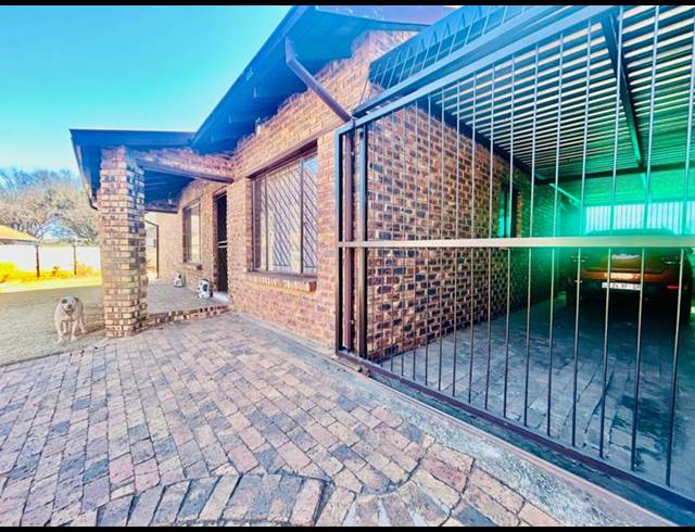 3 BEDROOM HOUSE FOR SALE IN VANDERBIJLPARK CE 1